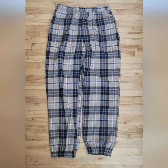 A plaid joggers by Shein - Picture 4 of 8